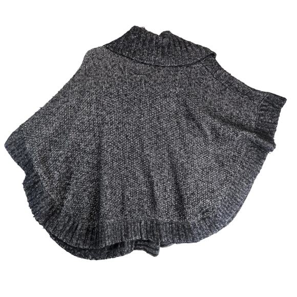 Aerie Chunky Knit Wool Blend Gray Sweater Poncho Women's XS-S Buttons Pockets - Picture 2 of 10